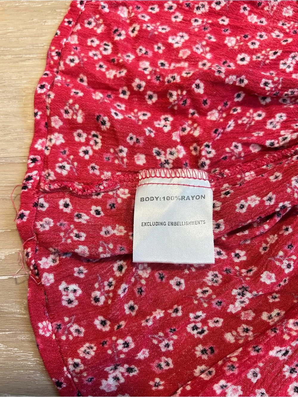 Princess Polly Shah red floral tiered flowy mini skirt size 6 - Picture 5 of 8